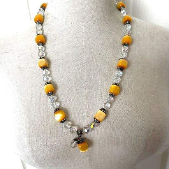 crystal yellow cats eye necklace Jewelry - crystal and yellow cats eye vintage necklace